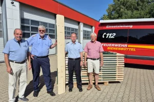 Bürgerstiftung Spendenübergabe Festzeltgarnituren